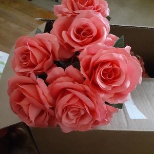 Silk flowers to make bouquets (Coral)